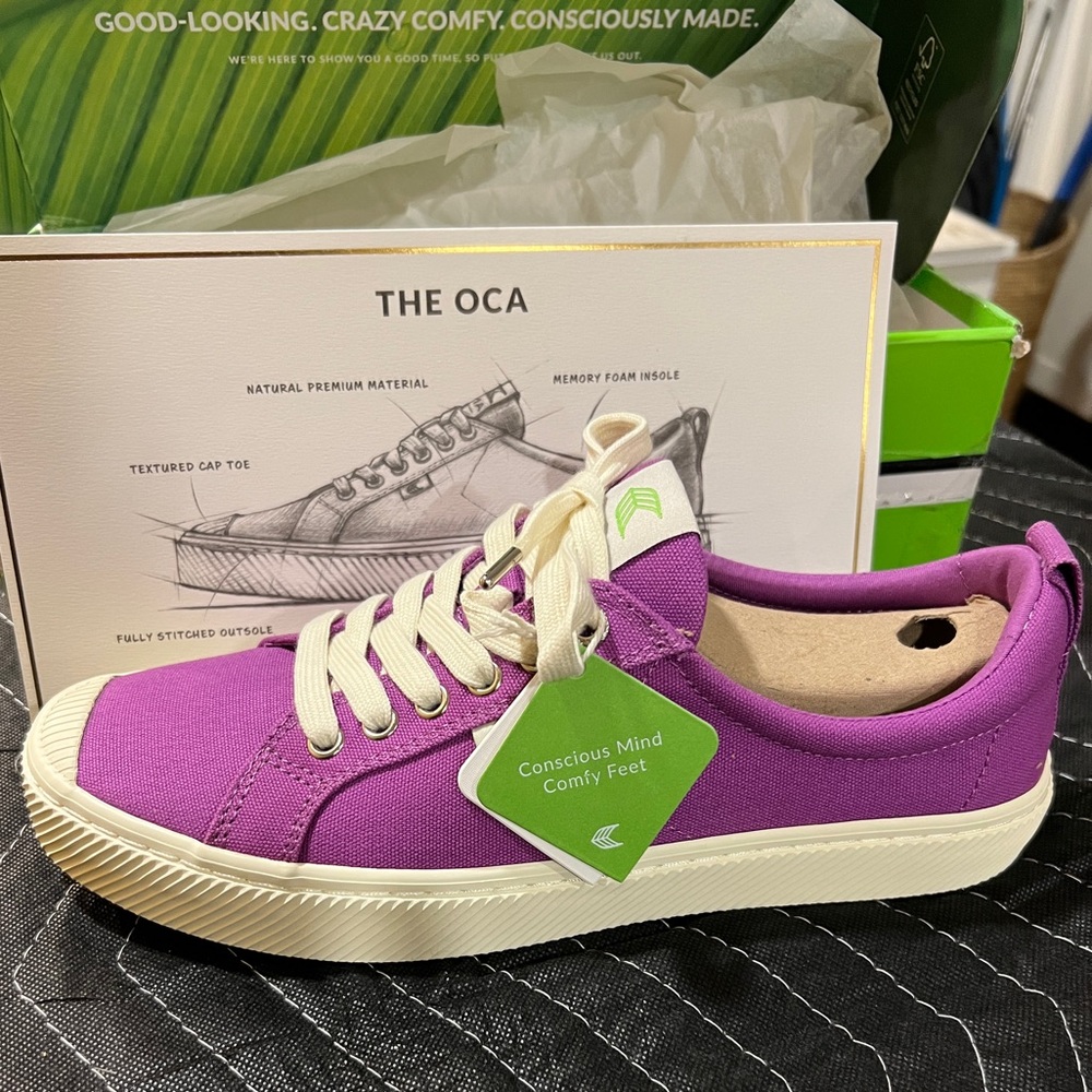 Cariuma Purple Dahlia Canvas Sneaker